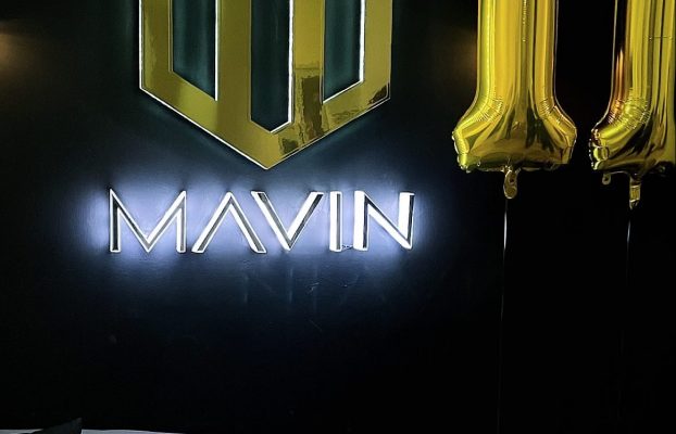 Mavin Clocks 11